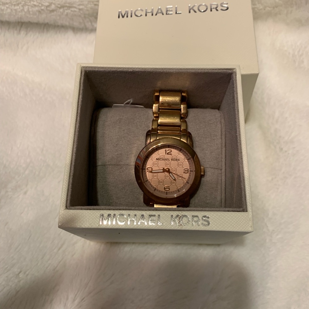 Beautiful and classy Michael Kors watch MK3159